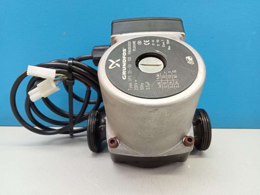 Cv pomp Nefit Ecomline HR 30 Grundfos type: UPS 25-50-130, Niet ingevuld, Gebruikt, Cv-ketel of Combi-ketel, Niet ingevuld
