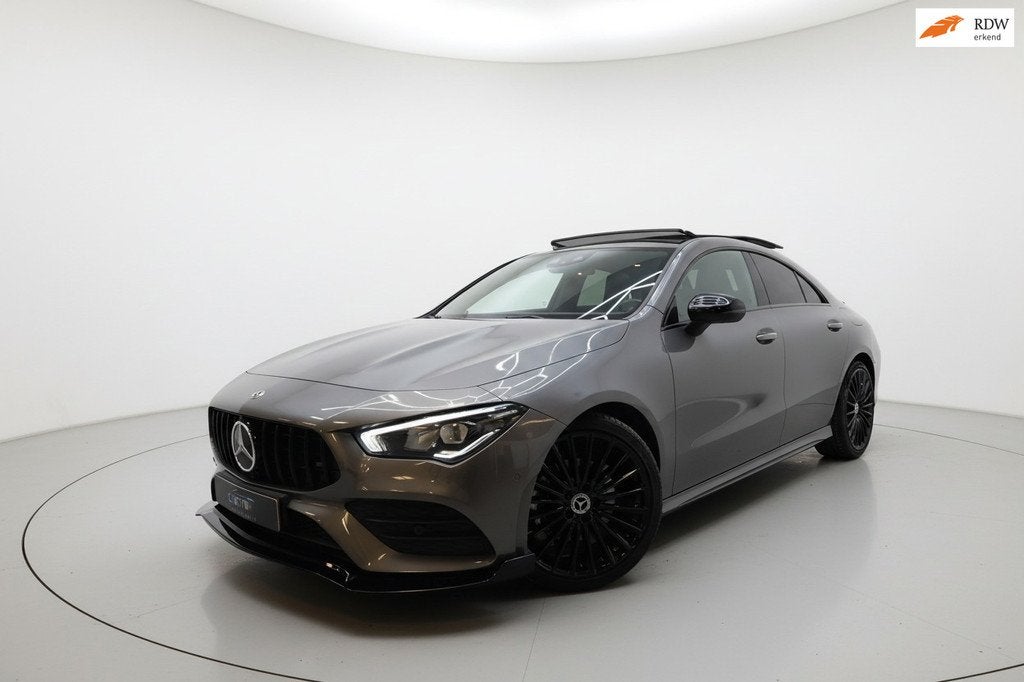 Mercedes-Benz CLA-klasse 180 AMG PANO NIGHT SFEER CAMERA, Auto's, CLA, 136 pk, Gebruikt, 4 cilinders