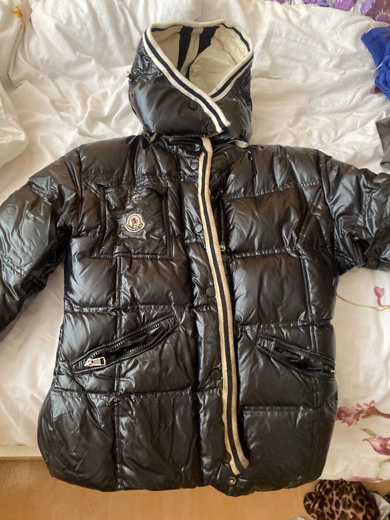Moncler jas maat S, kan nog een ronde mee, Zwart, Moncler, Ophalen of Verzenden, Maat 36 (S)