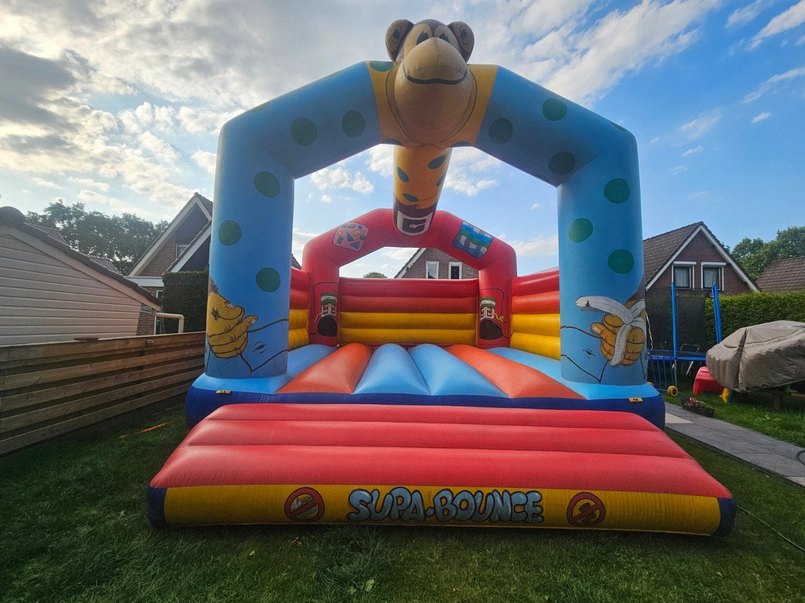 Mooi groot springkussen te koop inclusief blower 7 x 6 x 5, Ophalen, Zo goed als nieuw, Overige