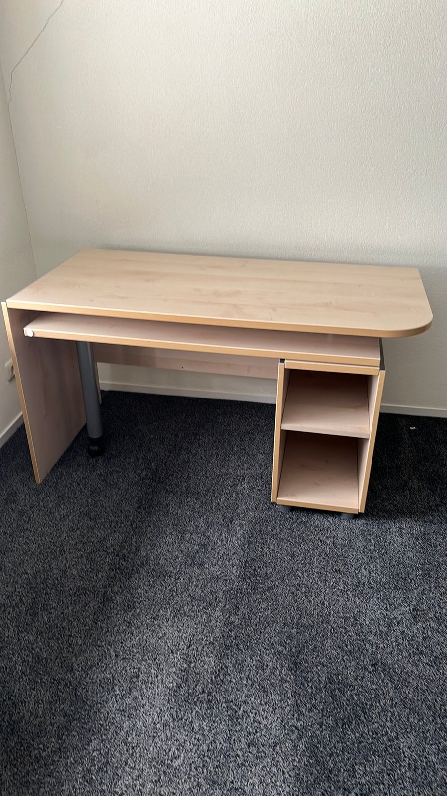 Bureau met uitdraaiblad, Ophalen, 135 cm, 63 cm, Zo goed als nieuw