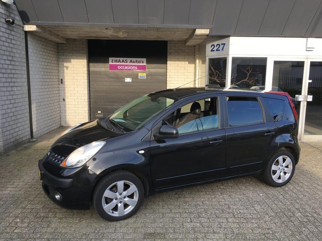 Nissan Note 1.6 Tekna / APK 2027 / AIRCO ACC / HALFLEDER / A, 15 km/l, Gebruikt, Zwart, Leder en Stof