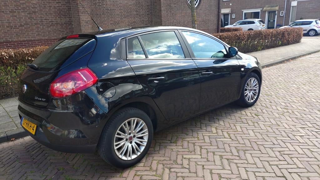 Fiat Bravo 1.4 t-jet (2009) /203000 km/ apk 31-03 -2027, Stof, Zwart, Zwart, Handgeschakeld