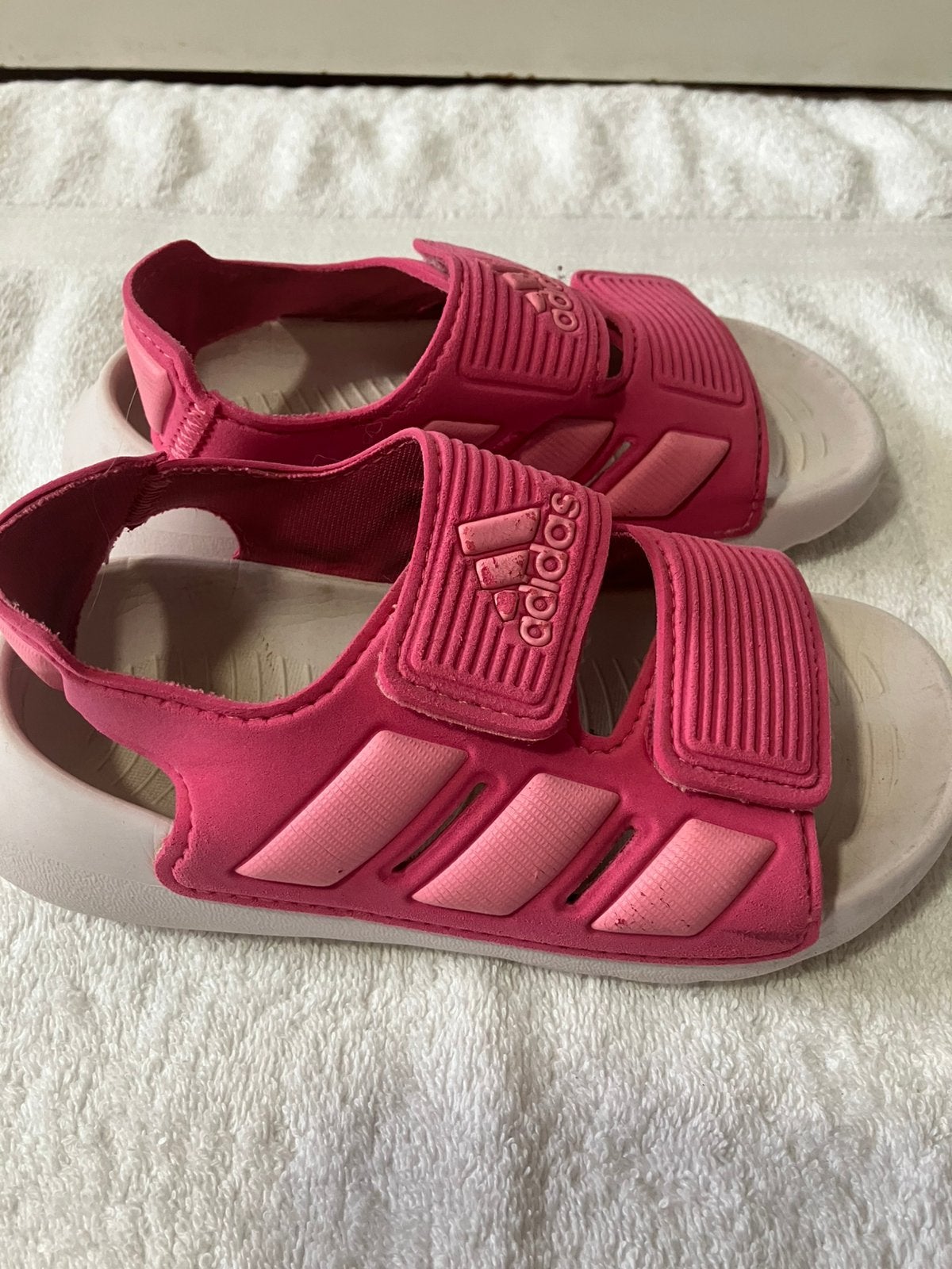 Adidas Sandalen Maat 28 Roze, Kinderen en Baby's, Meisje, Overige typen, Ophalen of Verzenden, Zo goed als nieuw