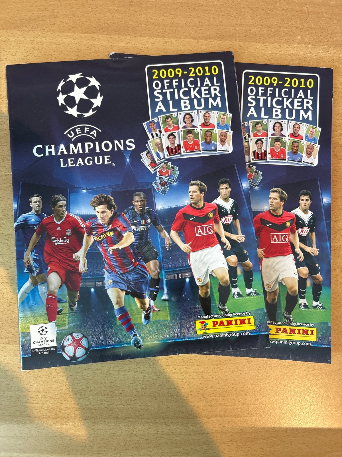 2x Panini UEFA Champions League 2009-2010 sticker albums, Ophalen of Verzenden, Nieuw, Sport