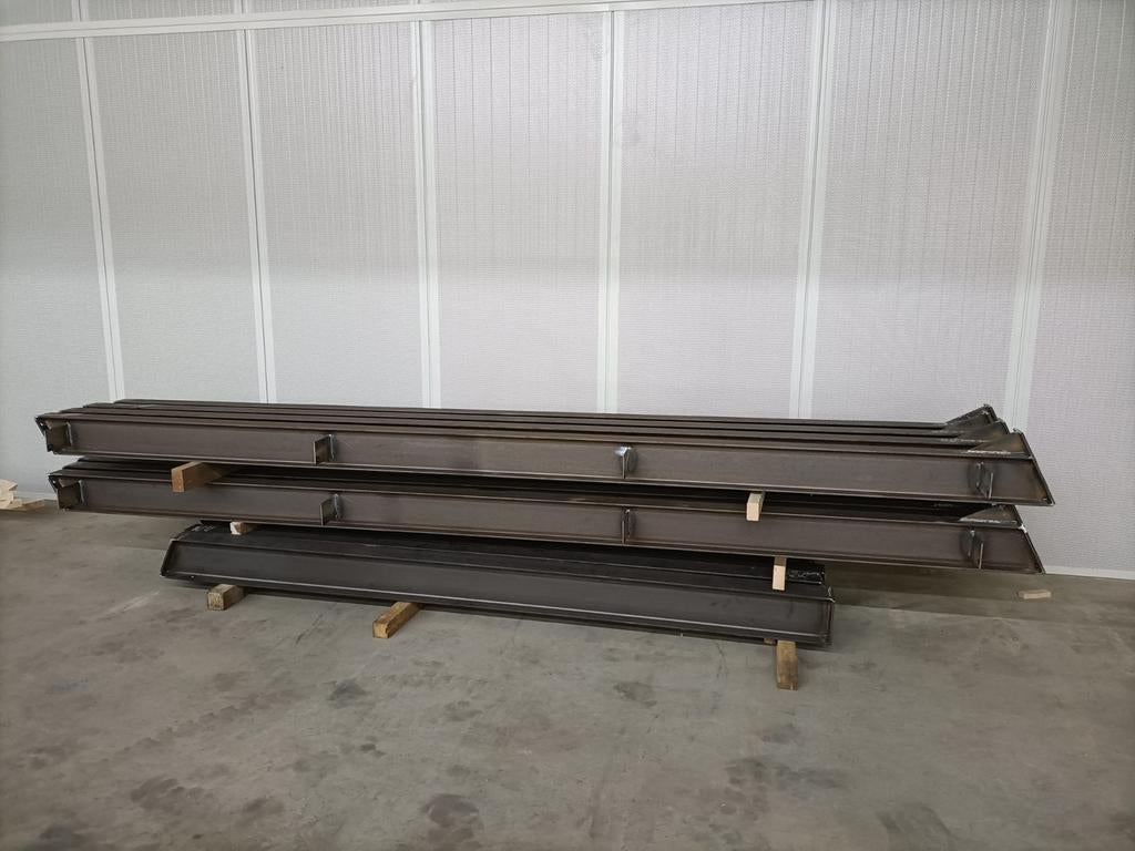 4 stalen spanten 8 meter breed. (Nieuw), Ophalen of Verzenden, Nieuw, IJzer