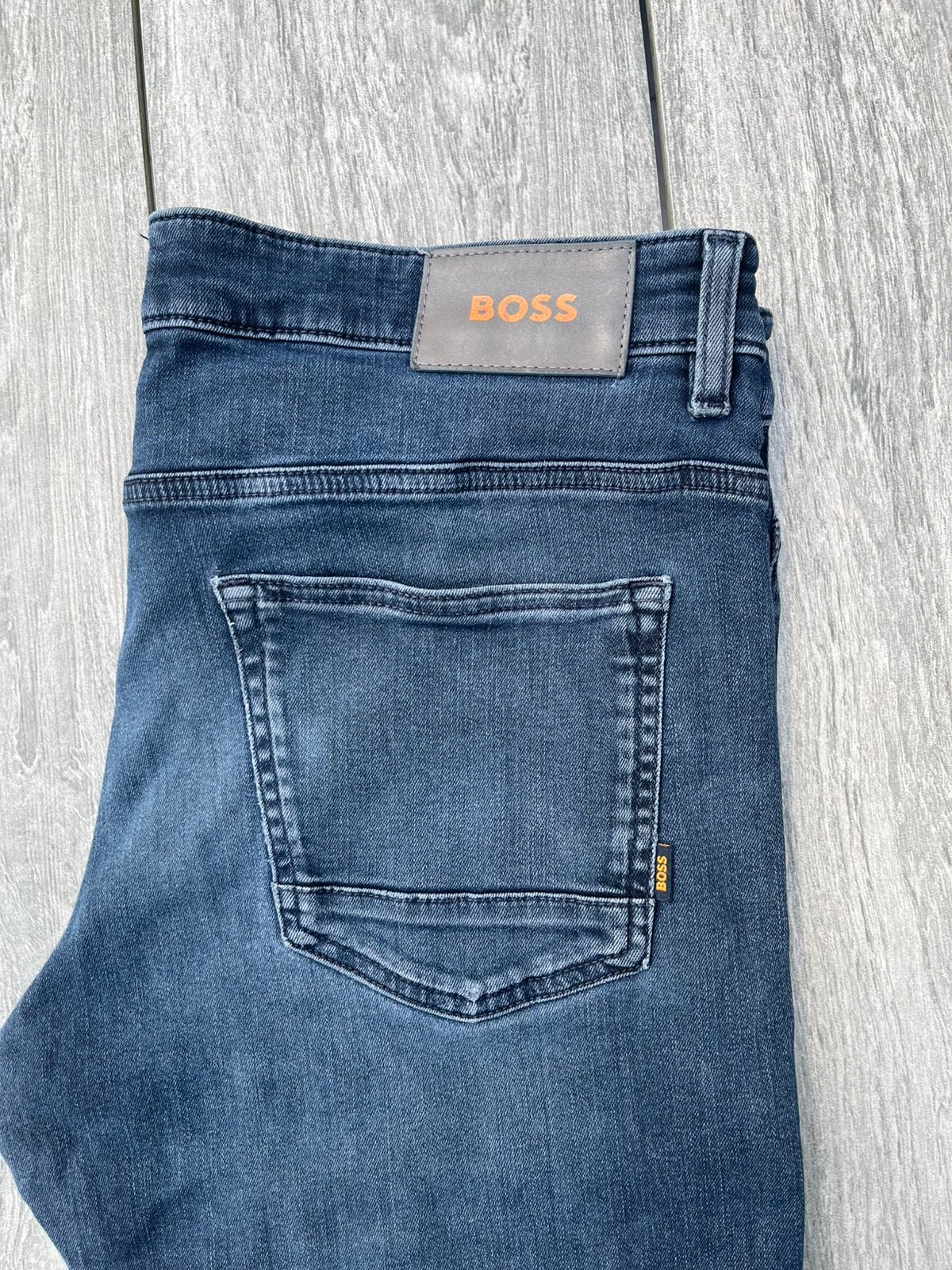 Hugo Boss spijkerbroek, Kleding | Heren, Spijkerbroeken en Jeans, Ophalen of Verzenden, Gedragen, Blauw, Overige jeansmaten