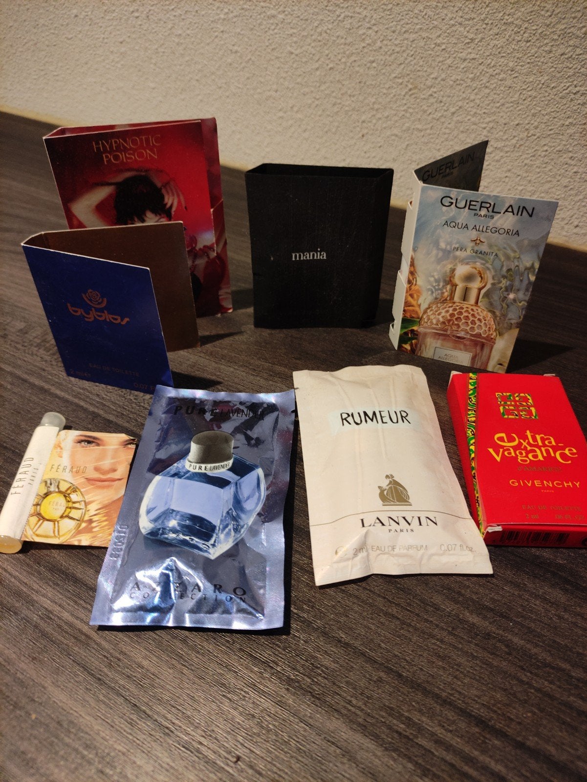 parfum monsters mini parfum grote hoeveelheid zgan, Ophalen of Verzenden, Zo goed als nieuw, Miniatuur, Gevuld