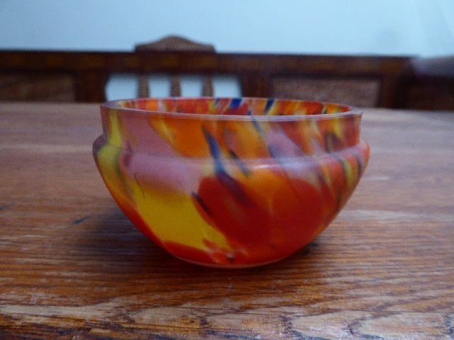 Een fijn opaline bakje in mooie kleuren, Ophalen of Verzenden