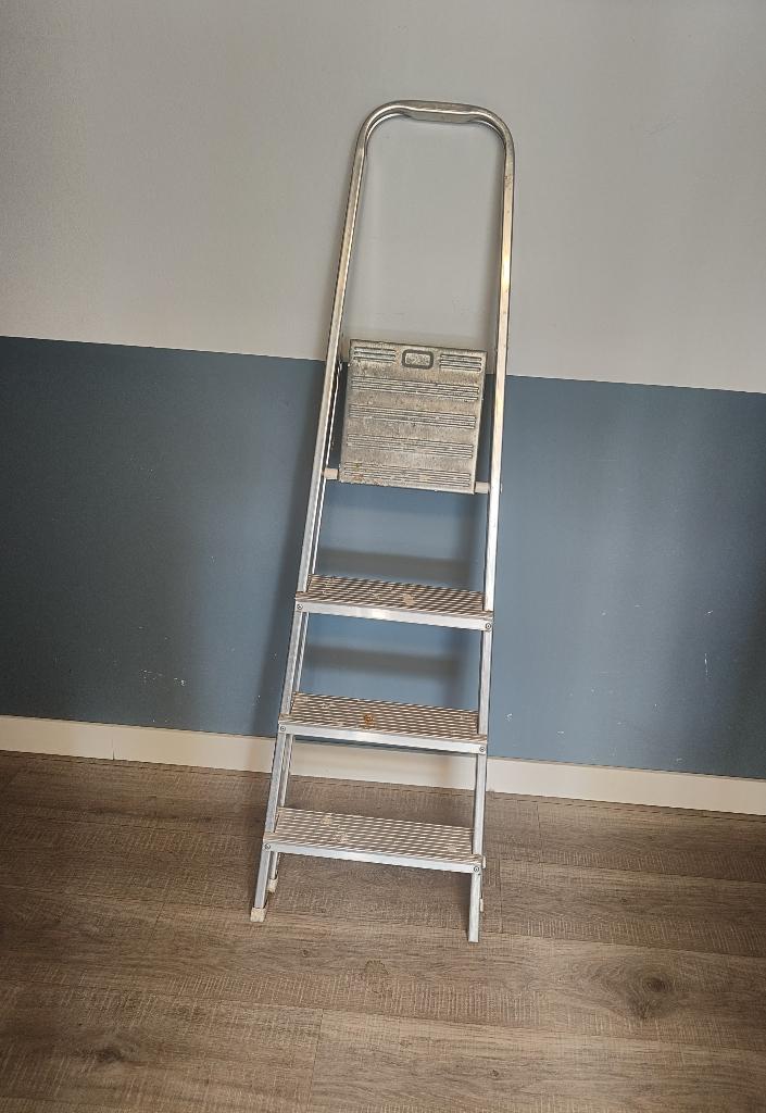 huishoudtrap, Doe-het-zelf en Verbouw, Ladders en Trappen, Ophalen, Gebruikt, Minder dan 2 meter