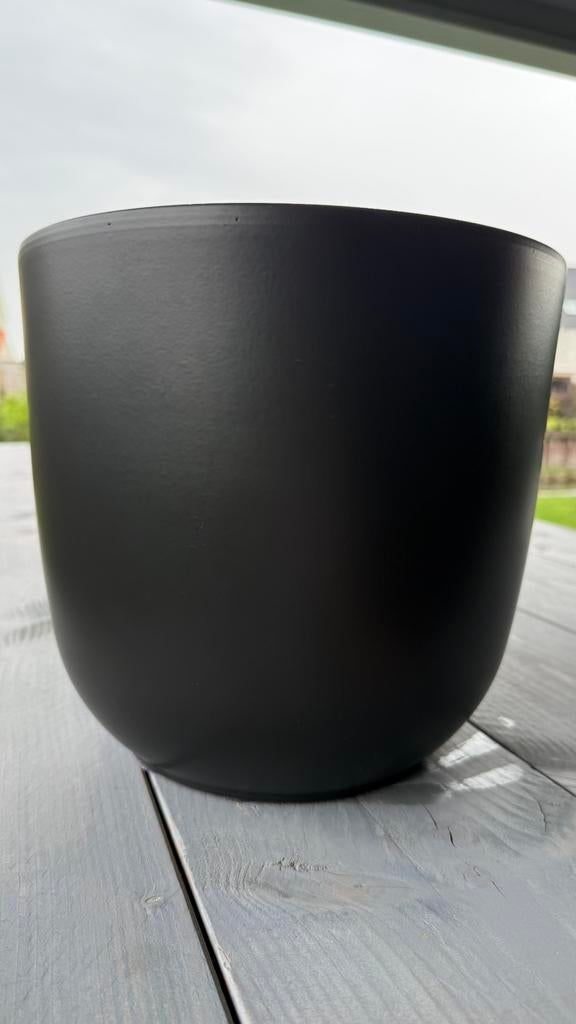 Mica Pot Tusca Black Matt H25D28, Tuin en Terras, Rond, Ophalen of Verzenden, Zo goed als nieuw, Aardewerk
