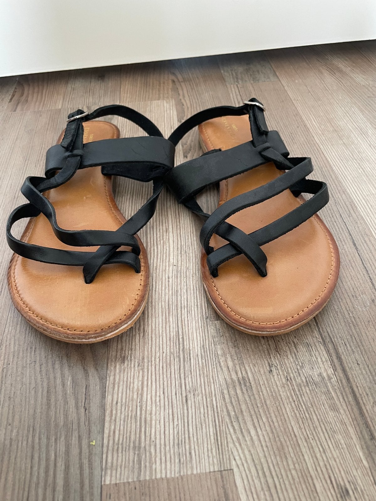 Zwarte platte leren sandalen van Sacha maat 38, Zwart, Gedragen, Sandalen of Muiltjes, Ophalen of Verzenden