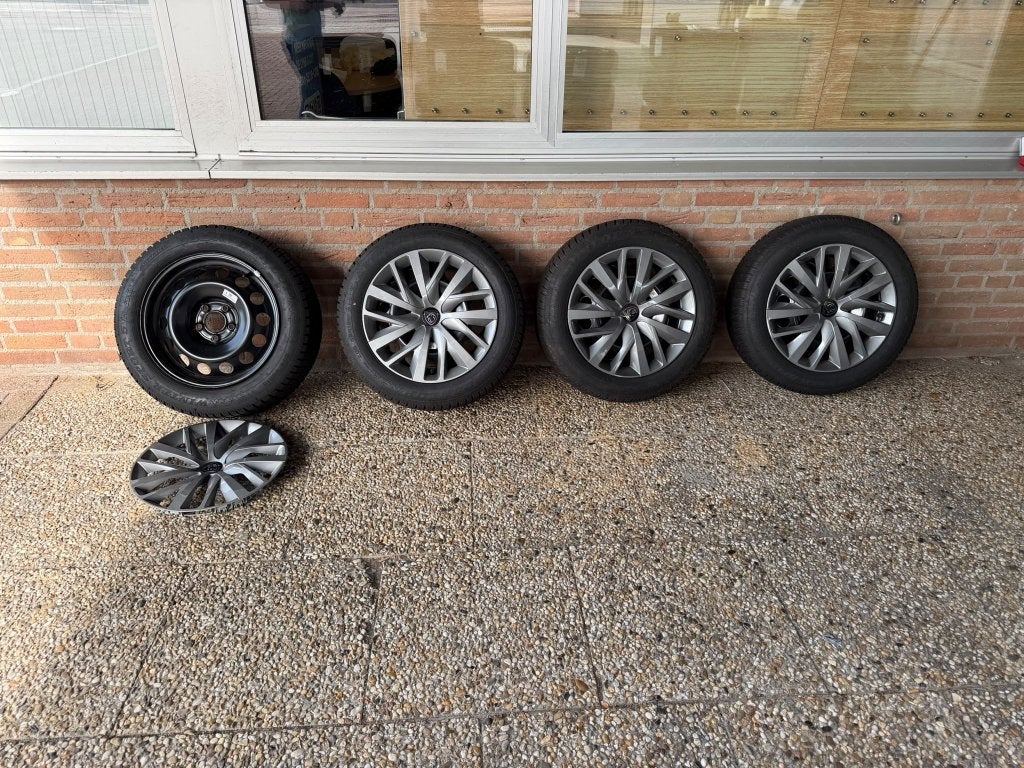 nr 5 Peugeot 308 stalen velgen met nieuwe winterbanden, Ophalen, 16 inch, Banden en Velgen, Nieuw