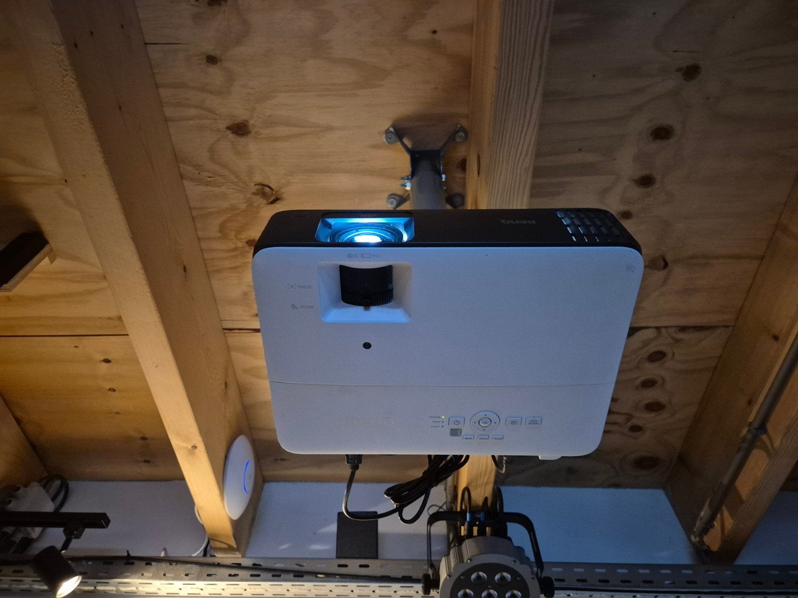 Benq TK700STI 4K Beamer | Apps | Wifi | Screen elektrisch, Audio, Tv en Foto, Beamers, Ophalen, LED, Zo goed als nieuw, Ultra HD (4K)