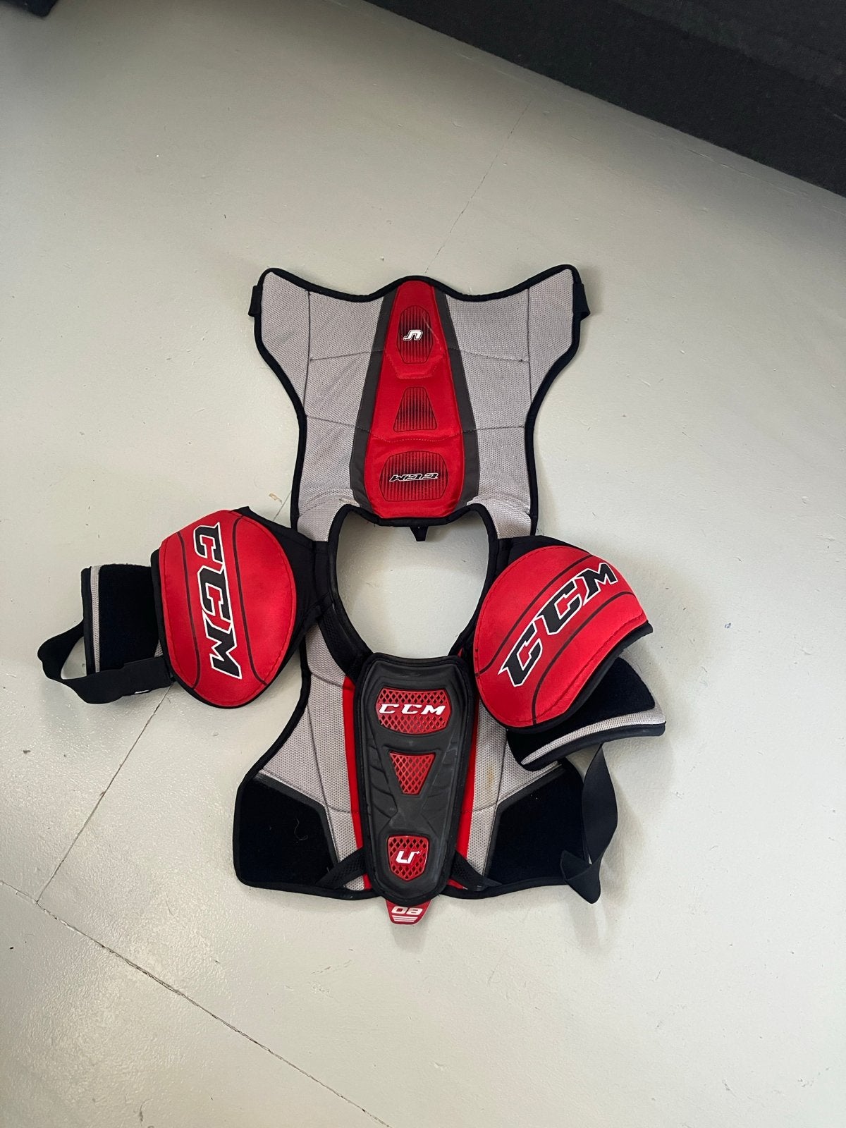 CCM Schouderbescherming IJshockey - Rood/Grijs, Ophalen of Verzenden, Gebruikt