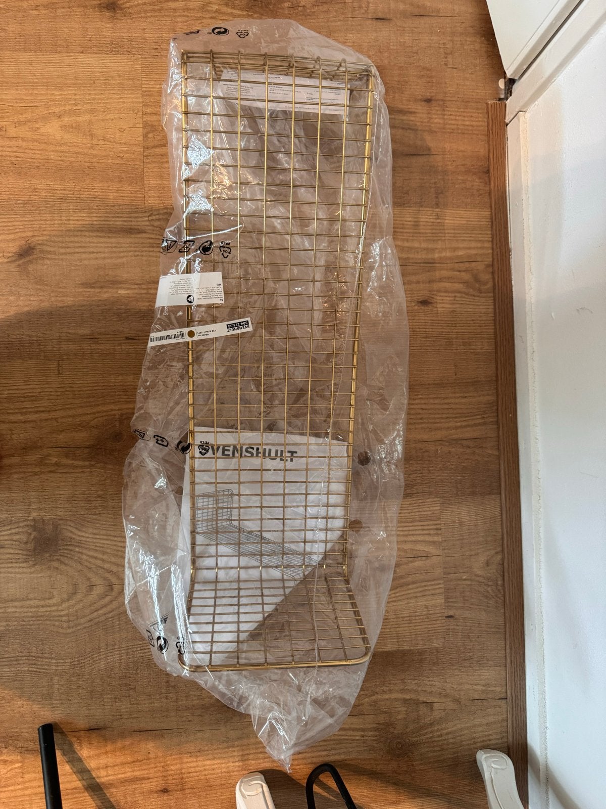 Nieuw IKEA SVENSHULT wandplank goudkleurig 60x20 cm, Ophalen, Nieuw