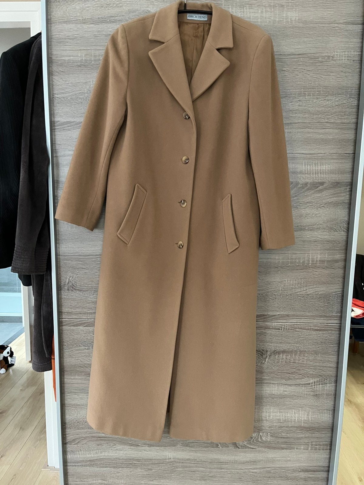 Prachtige lange beige dames jas / erich fend / maat  40, Ophalen of Verzenden, Zo goed als nieuw, Maat 38/40 (M), Beige