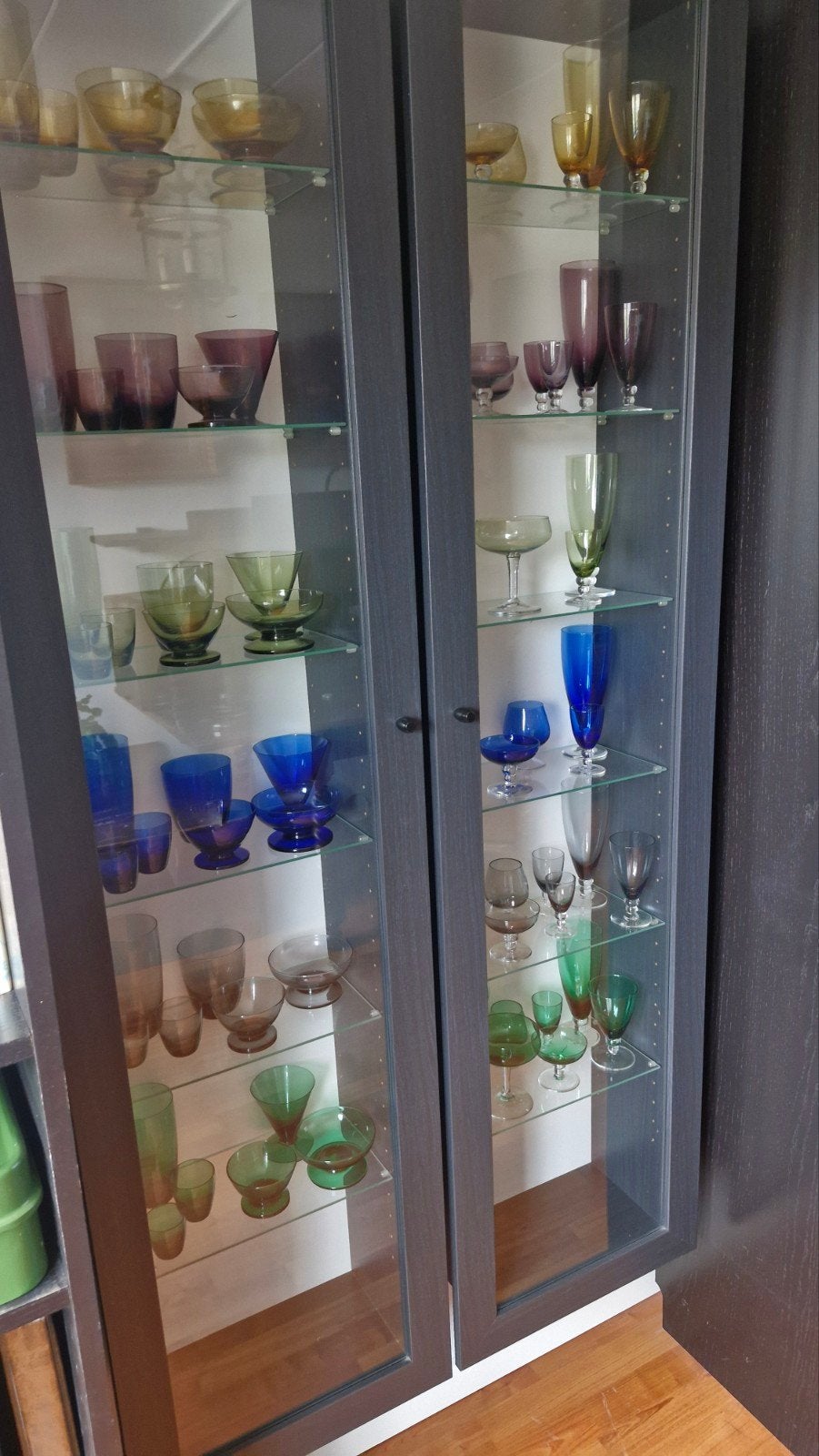 Glazen van Max Verboeket (inclusief 2x vitrinekast), Antiek en Kunst, Ophalen