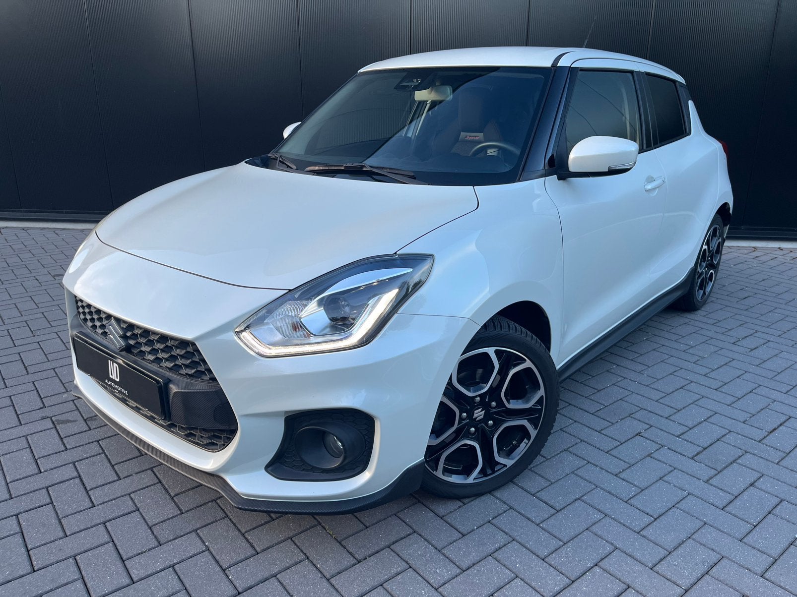 Suzuki Swift 1.4 Sport 140PK ACC CARPLAY CARBON STOELVERWARM, 4 cilinders, Leder en Stof, Bedrijf, Handgeschakeld