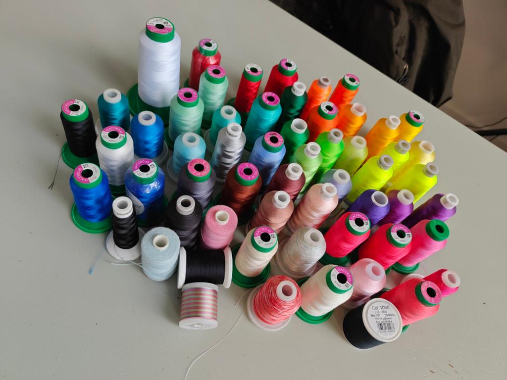 Borduurgaren en vlieseline voor borduurmachine, Ophalen of Verzenden, Zo goed als nieuw, Machineborduren, Borduurgaren of Zijde
