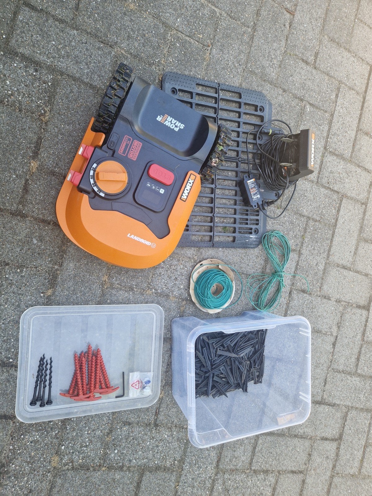 Worx Landroid robotmaaier - Volledige set, Ophalen, Cirkelmaaier, Gebruikt, Minder dan 30 cm