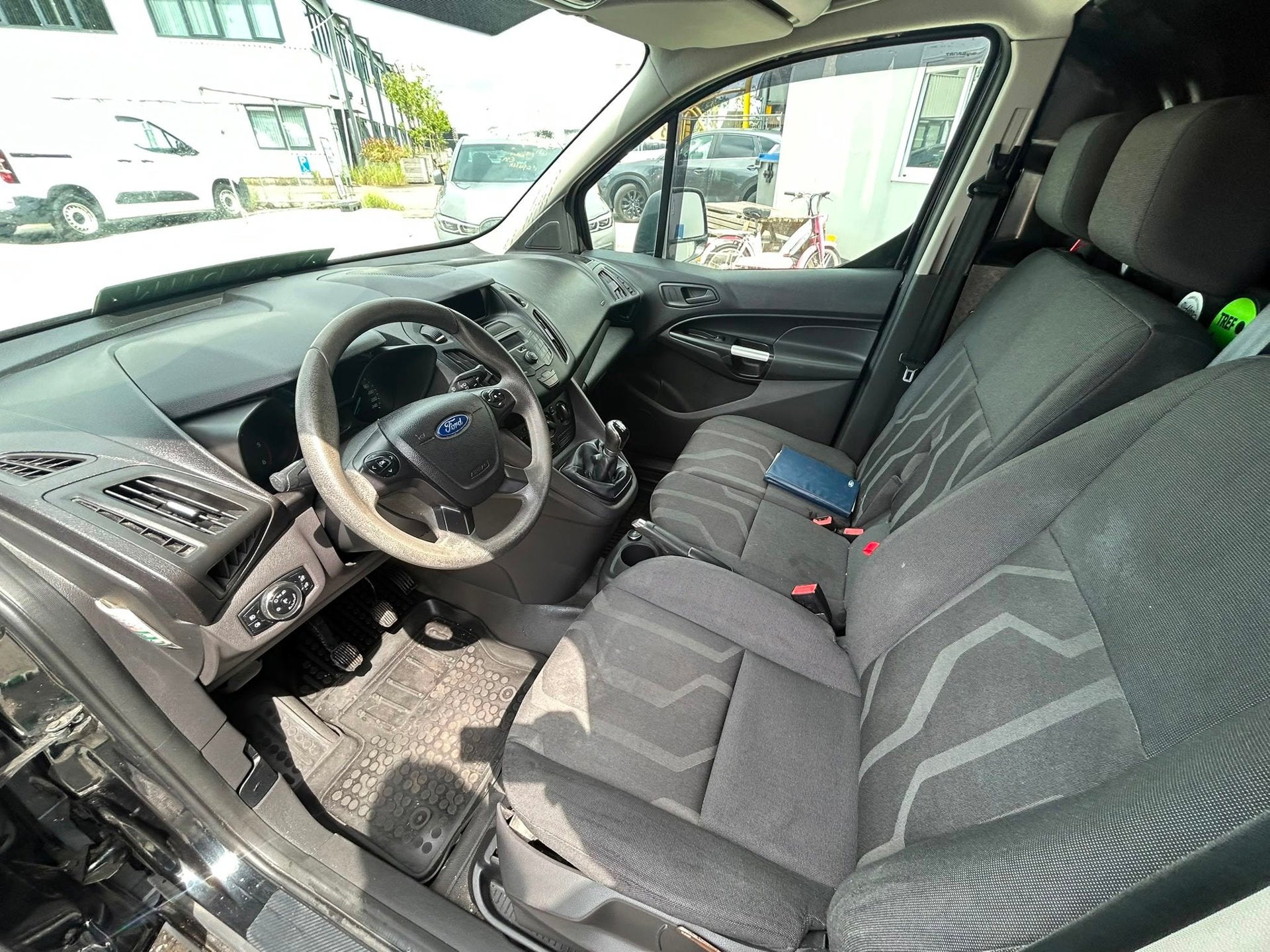 Ford Transit Connect 1.6 TDCI L1 Trend ! ZO MEE NEEM PRIJS !, Auto's, Euro 5, Stof, 4 cilinders, Zwart