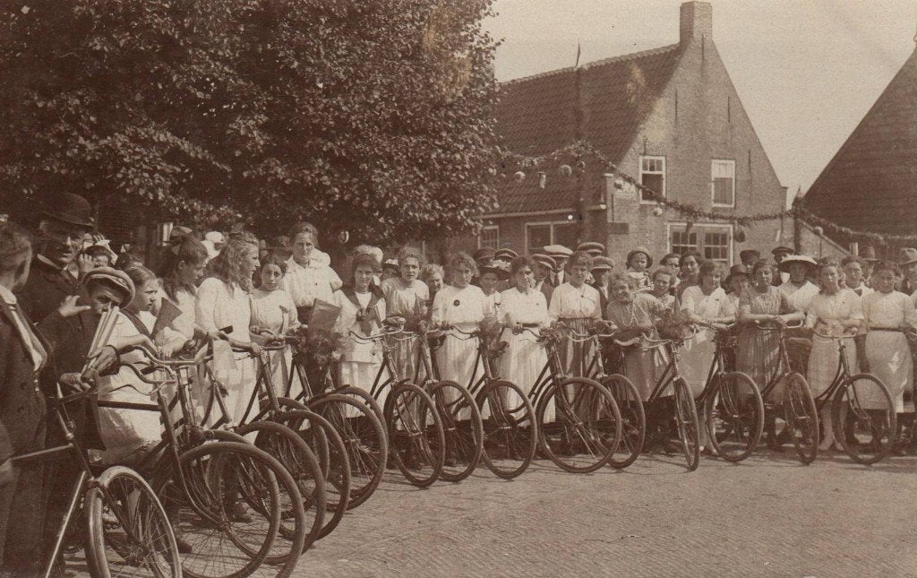 Ansichtkaart  Fietsen, Ophalen of Verzenden, Zeeland