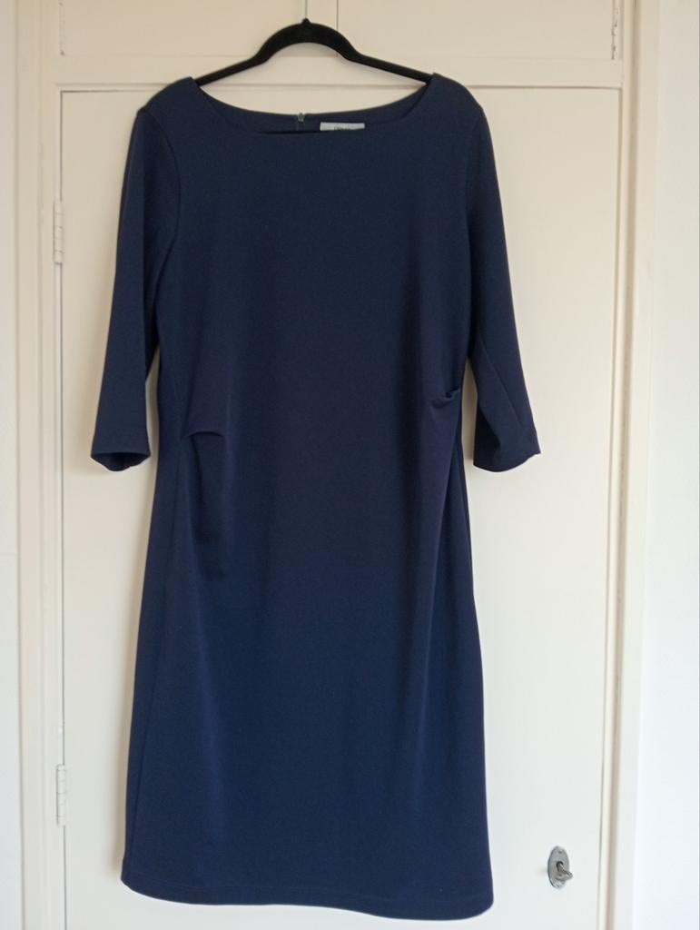 Lynde donkerblauwe jurk maat 44, driekwart mouwen, Kleding | Dames, Jurken, Zo goed als nieuw, Maat 42/44 (L), Blauw, Knielengte