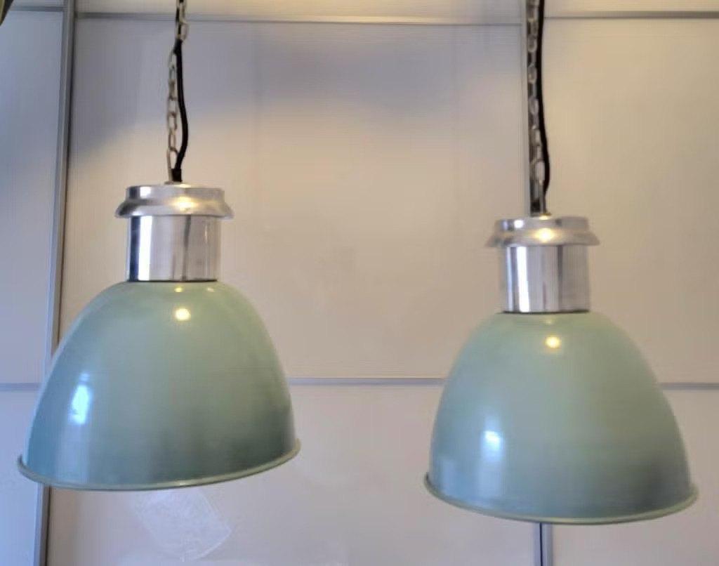 Twee groene Look4Lamps hanglampen, Huis en Inrichting, Lampen | Hanglampen, Ophalen, Gebruikt, Metaal, Minder dan 50 cm