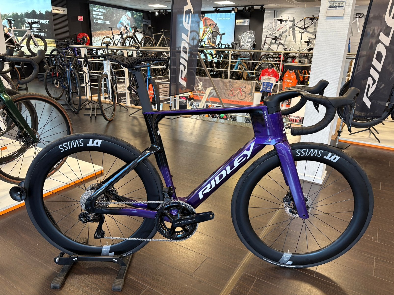 Noah Fast 3.0 carbon aero, M, Dura Ace Di2, DT Swiss, SALE, Carbon, Nieuw, Info, Meer dan 20 versnellingen
