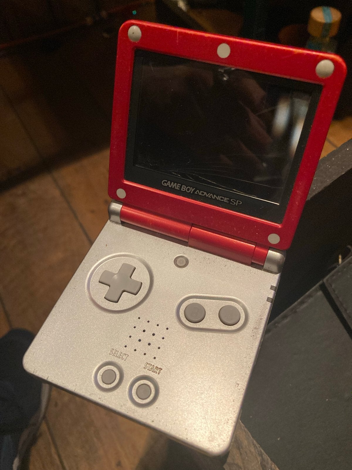 Game Boy Advance SP - Rood/Zilver, Spelcomputers en Games, Spelcomputers | Nintendo Game Boy, Ophalen, Niet werkend, Game Boy Advance SP