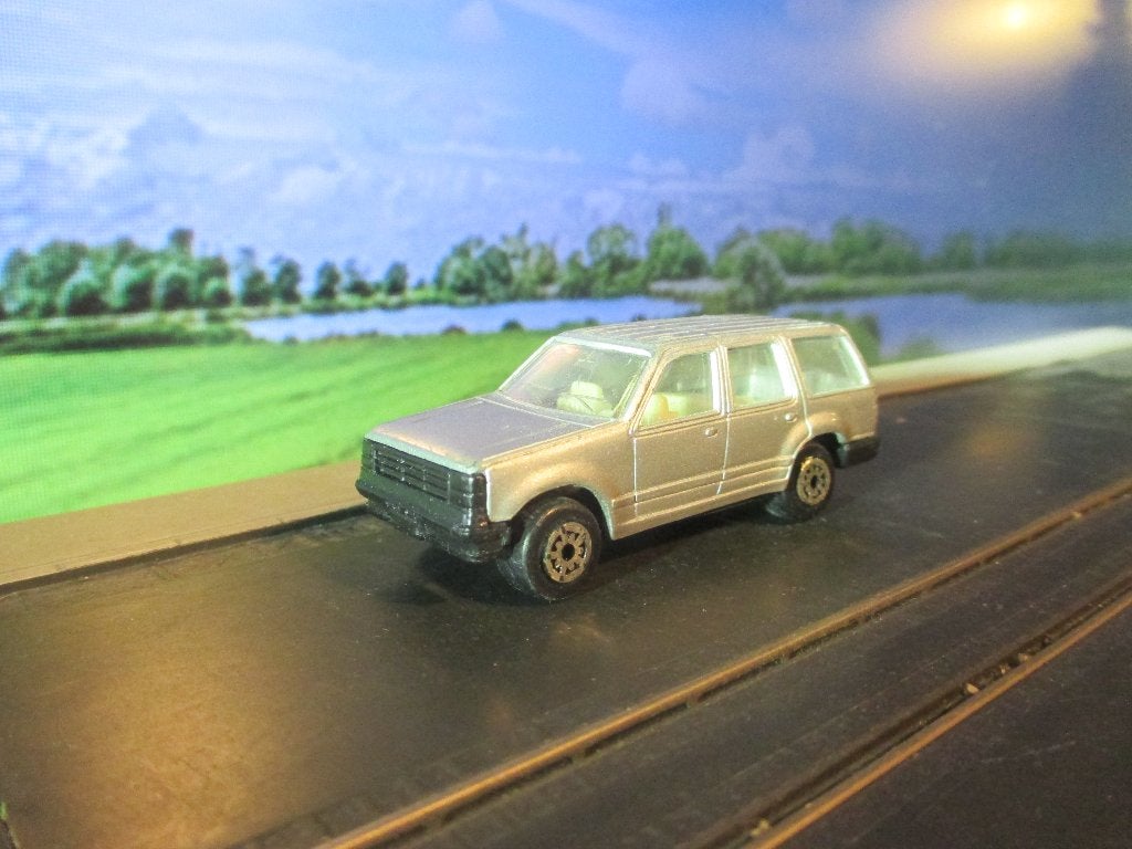 1:70 1991-1994 Ford Explorer - Edocar, Hobby en Vrije tijd, Modelauto's | Overige schalen, Ophalen of Verzenden, Gebruikt, Auto