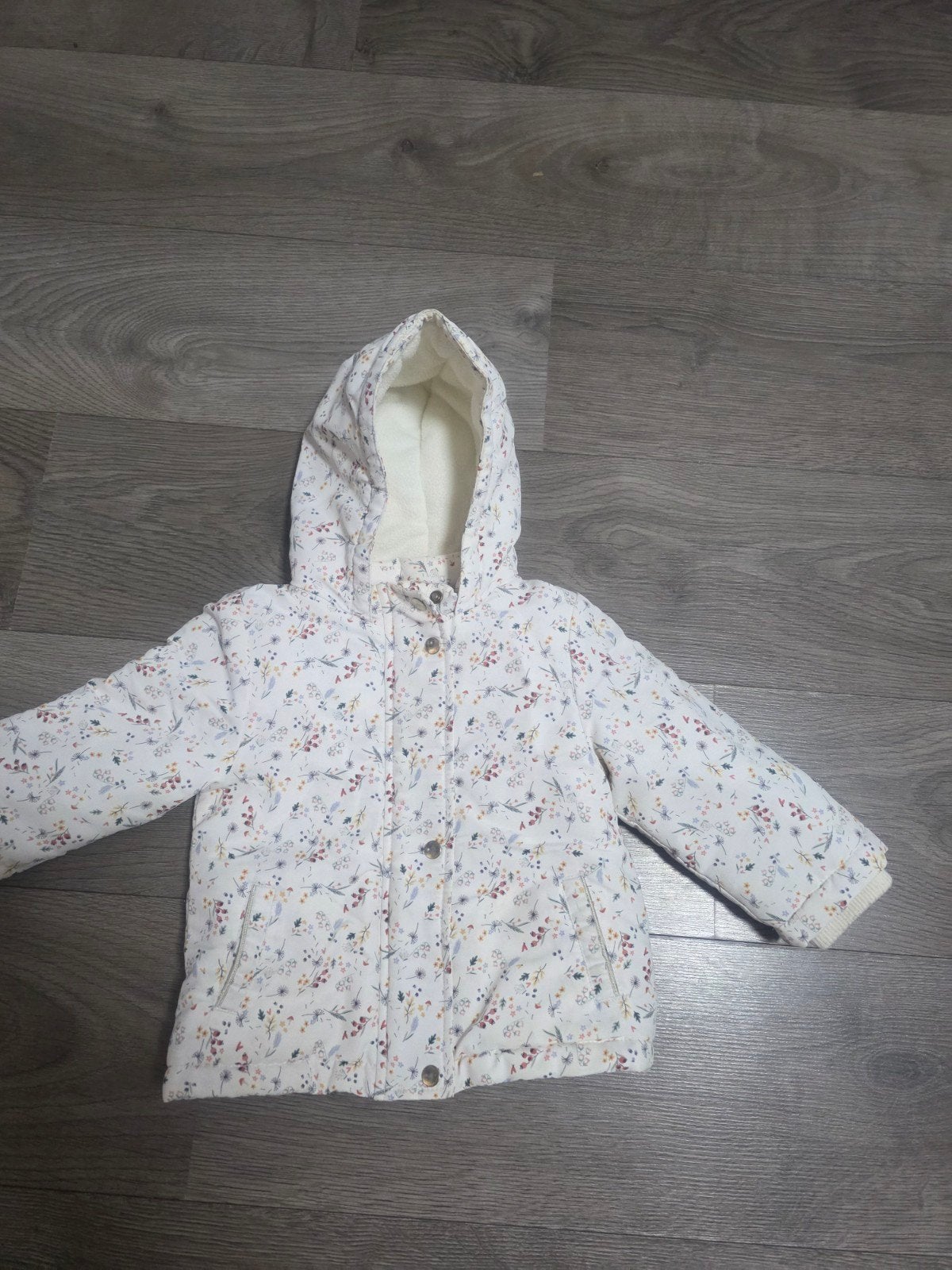 Schattig bloemenprint jasje 86, Meisje, Ophalen of Verzenden, Zo goed als nieuw, Jasje