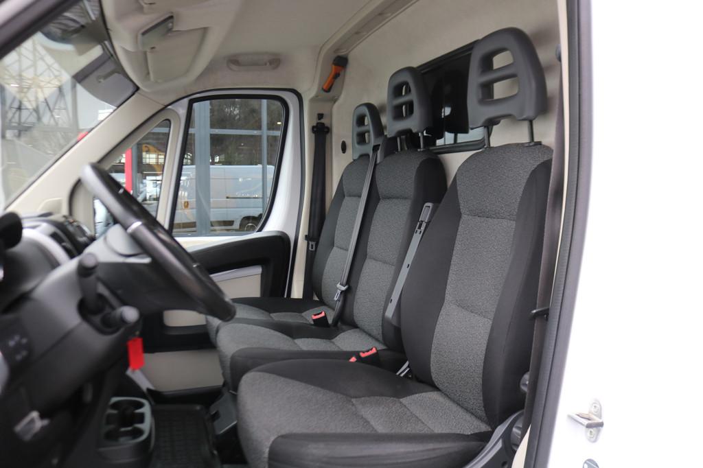 Fiat Ducato 2.3 MultiJet L2 H2 Airco Navigatie Camera, Auto's, Bestelauto's, Voorwielaandrijving, Stof, Gebruikt, Euro 6
