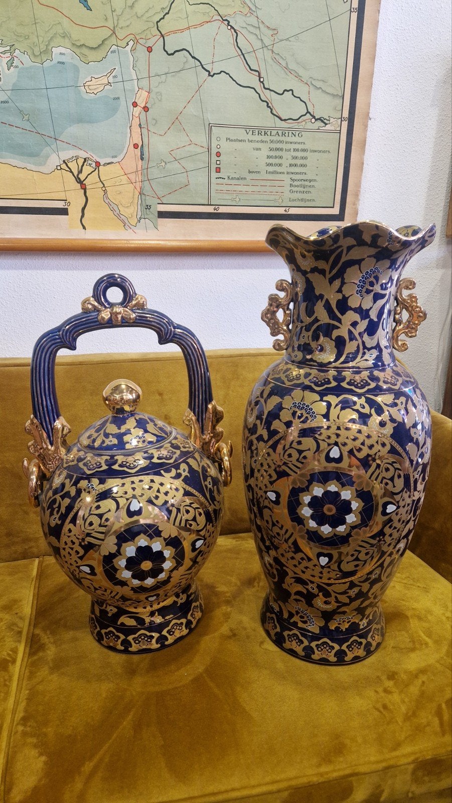 Set van 2 Chinese porseleinen vazen, Yiltex, Ophalen