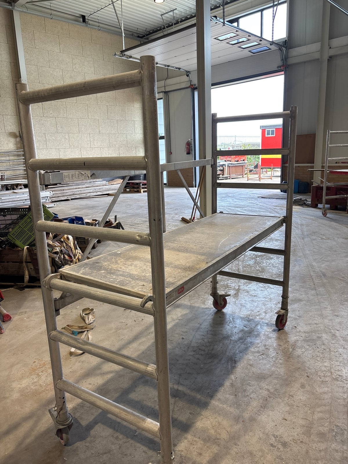 Altrex Kamersteiger - Compact en Veilig Werkplatform, Doe-het-zelf en Verbouw, Steigers, Ophalen, Gebruikt, Rolsteiger of Kamersteiger