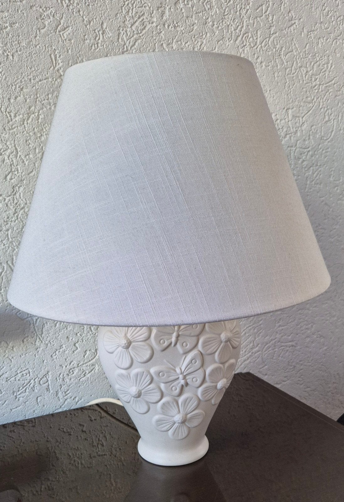 2 Witte tafellampen met bloemen en vlinders decoratie, Ophalen, Overige merken, Textiel, Met kap