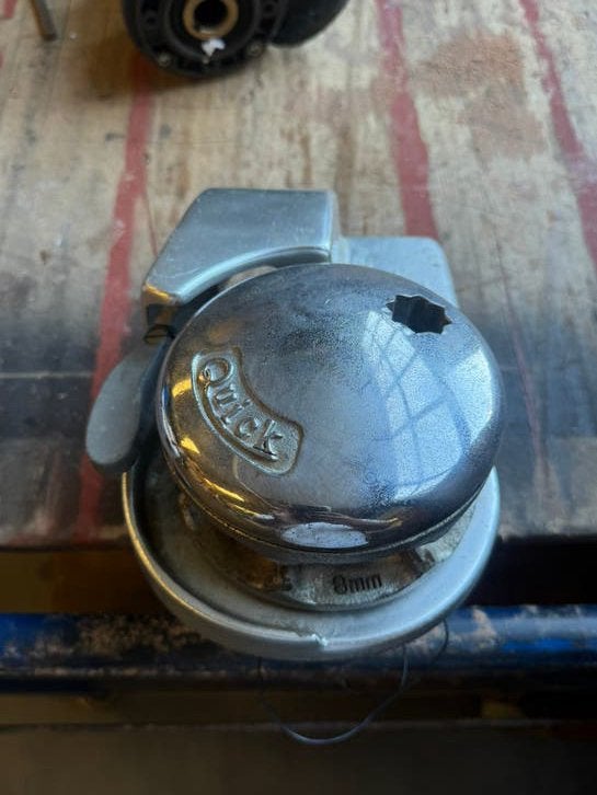 Quick 12 v 1000 watt electrische ankerlier 8mm compleet, Ophalen of Verzenden, Gebruikt, Ankeren en Afmeren, Zeilboot of Motorboot