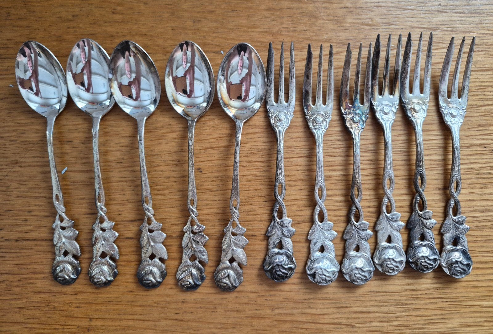 Antieke zilverkleurige vorkjes en lepeltjes set, Ophalen of Verzenden