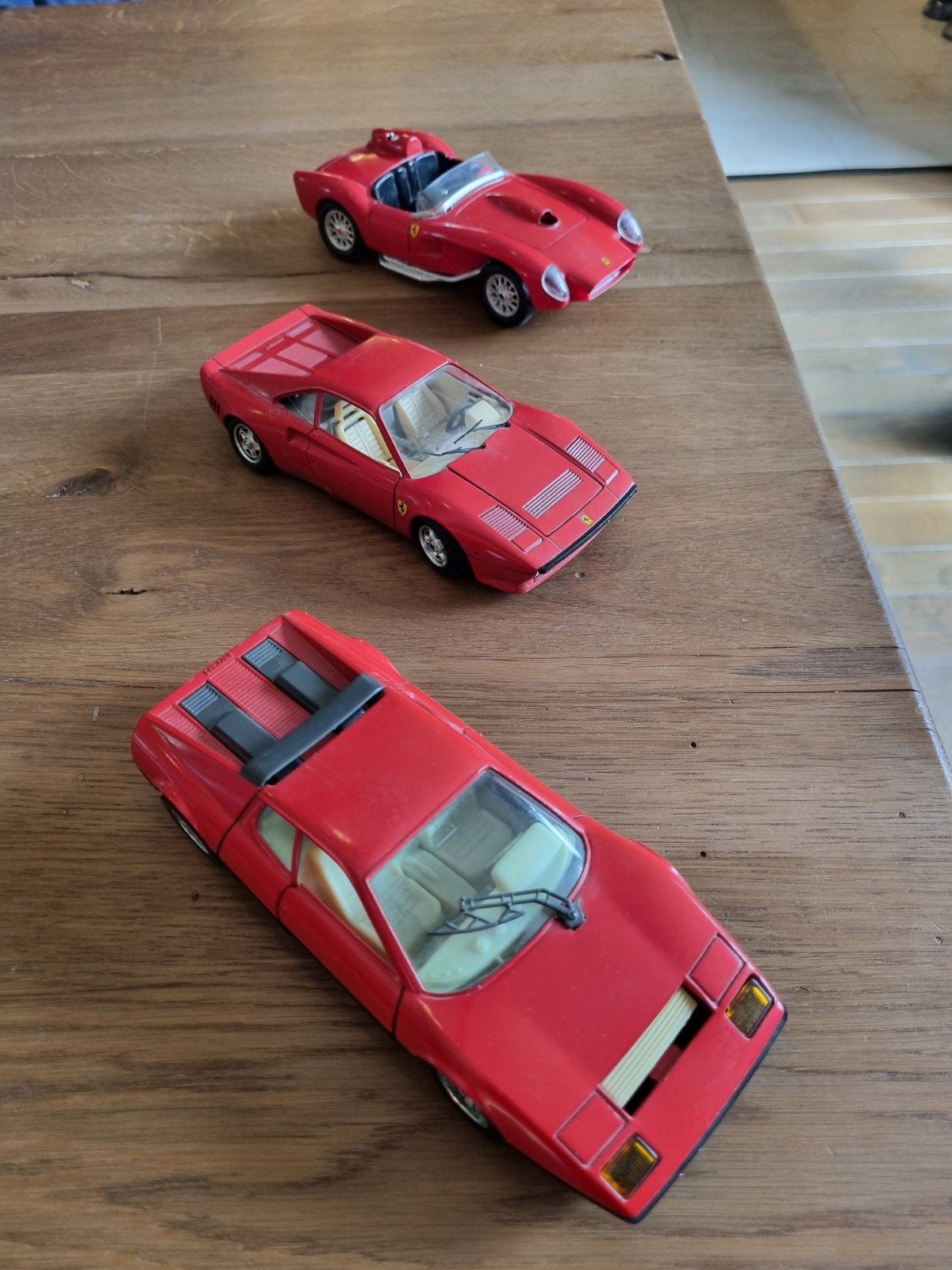 Miniatuur op schaal FERRARI. GTO1984..TESTA ROSSA250..512, Ophalen of Verzenden, 1:50 of kleiner, Auto, Overige merken