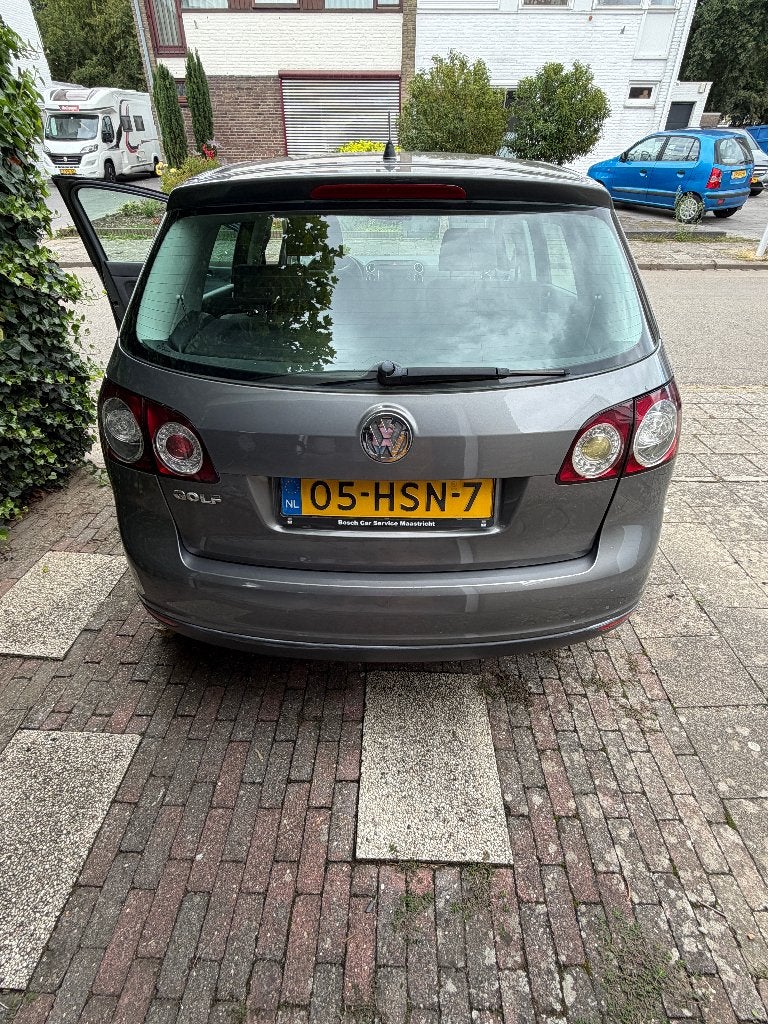 Volkswagen Golf Plus 1.6 FSI 2005 Grijs APK tot 14-3-2027, Auto's, Volkswagen, Stof, Stoelverwarming, 4 cilinders, 14 km/l