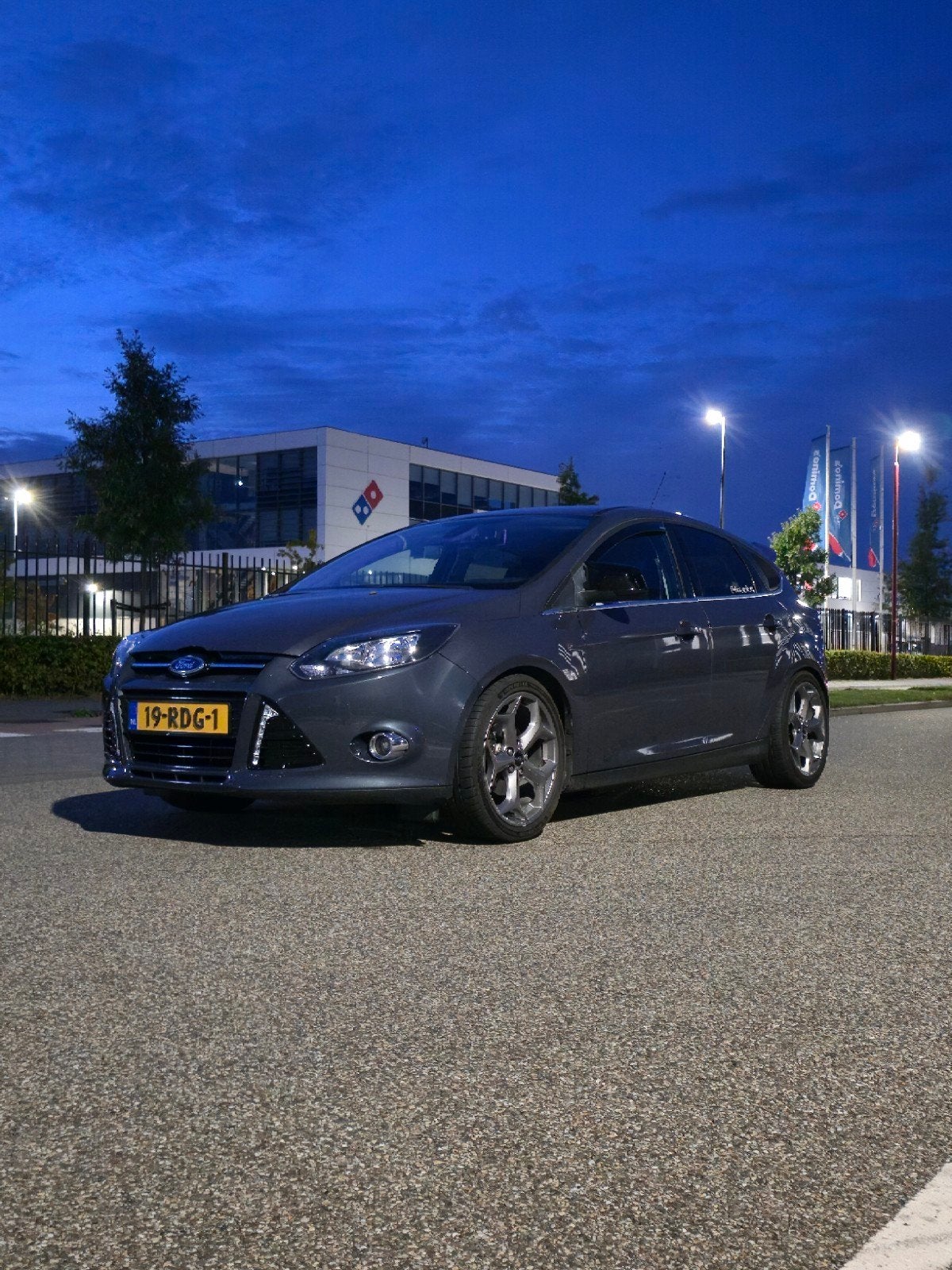 Ford Focus 1.6 Ti-vct 92KW 5-D 2011 Grijs, 1596 cc, 125 pk, 4 cilinders, 635 kg