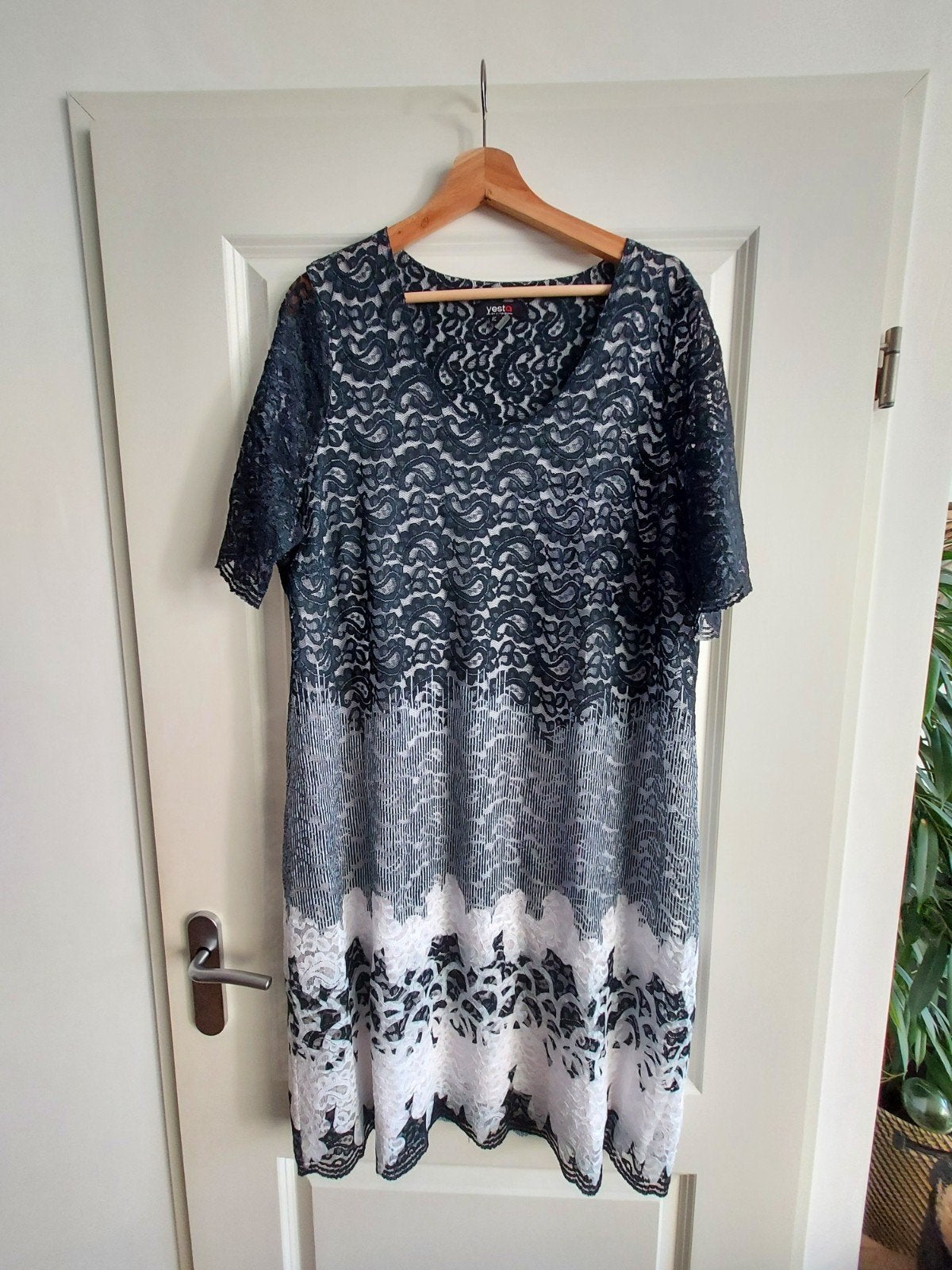 Yesta jurk met kant maat 48, Kleding | Dames, Grote Maten, Yesta, Ophalen of Verzenden, Zo goed als nieuw, Jurk