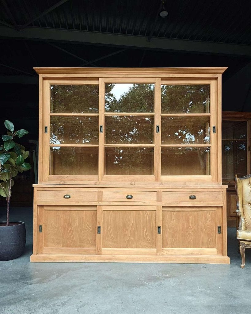 Mooie grote buffetkast gemaakt van teakhout | Servies #0683, Huis en Inrichting, Kasten | Buffetkasten, Glas, Met deur(en), -