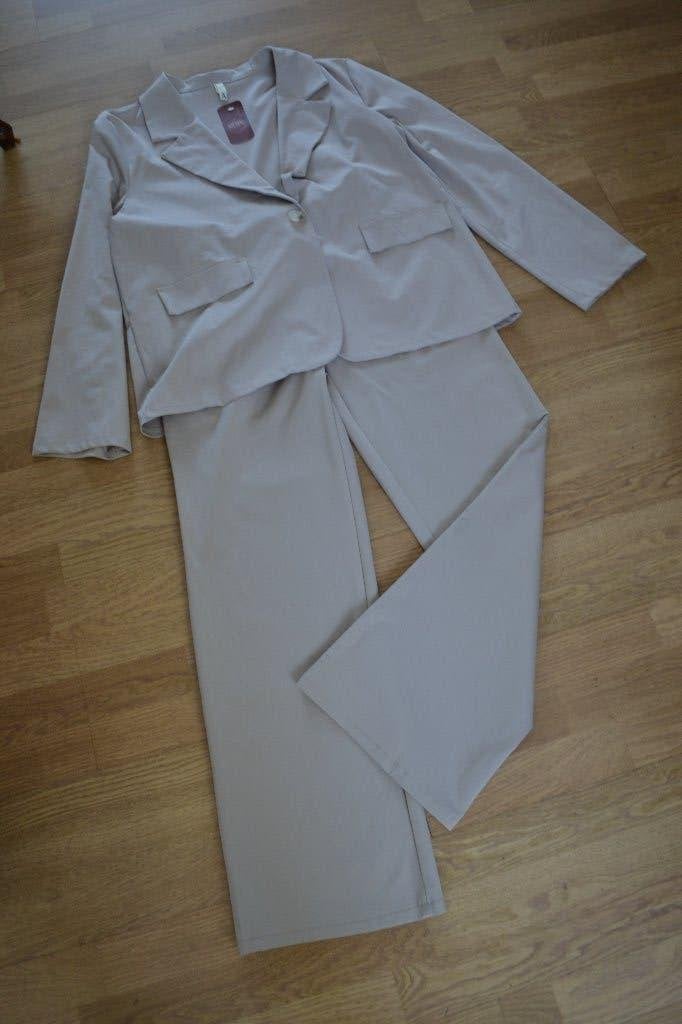 Broekpak nieuw maat 44, Kostuum of Pak, Beige, Maat 42/44 (L), Nieuw
