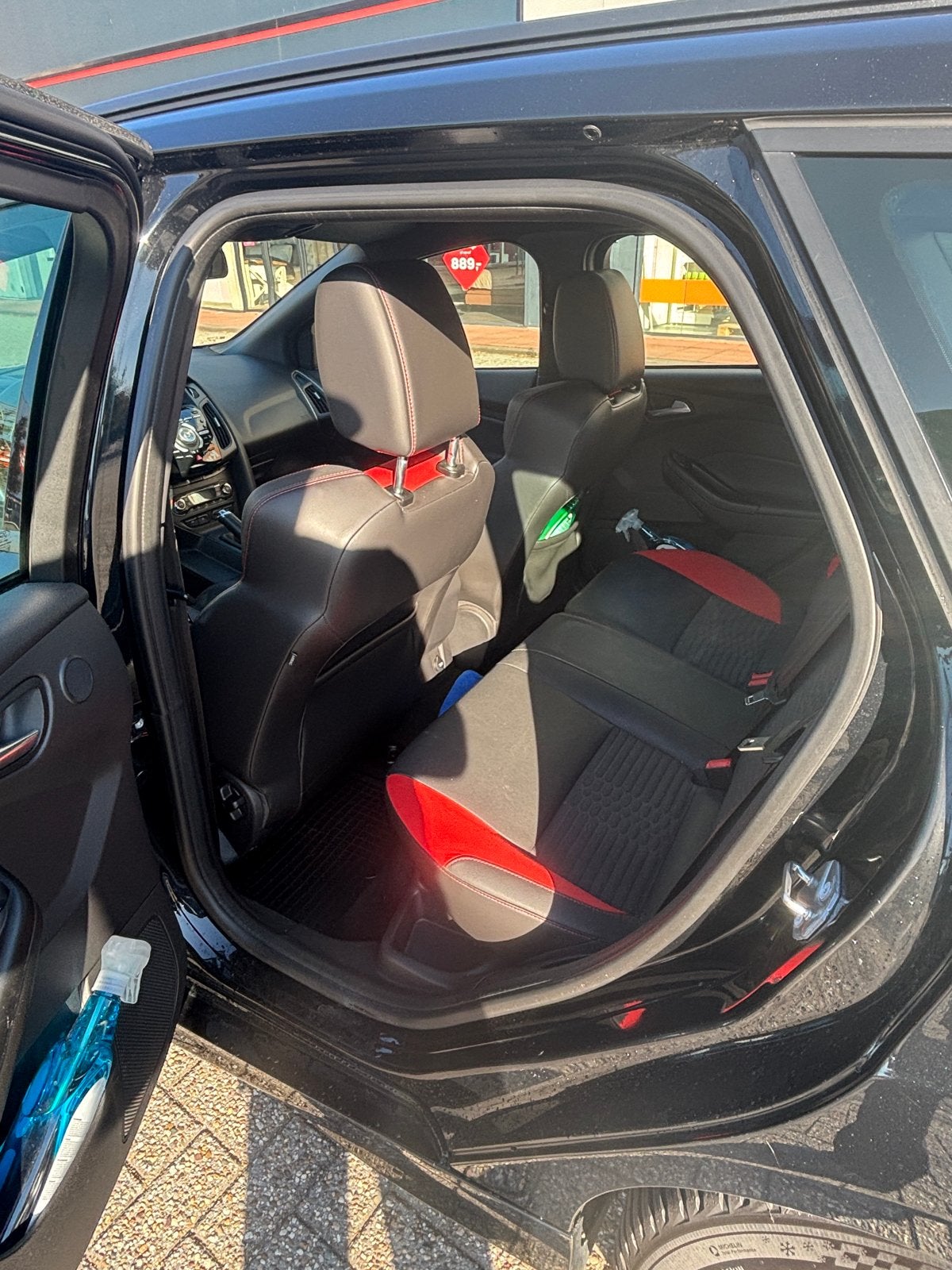 Foto 15 van Ford Focus 2.0 ST 184KW Wagon 2014 Zwart