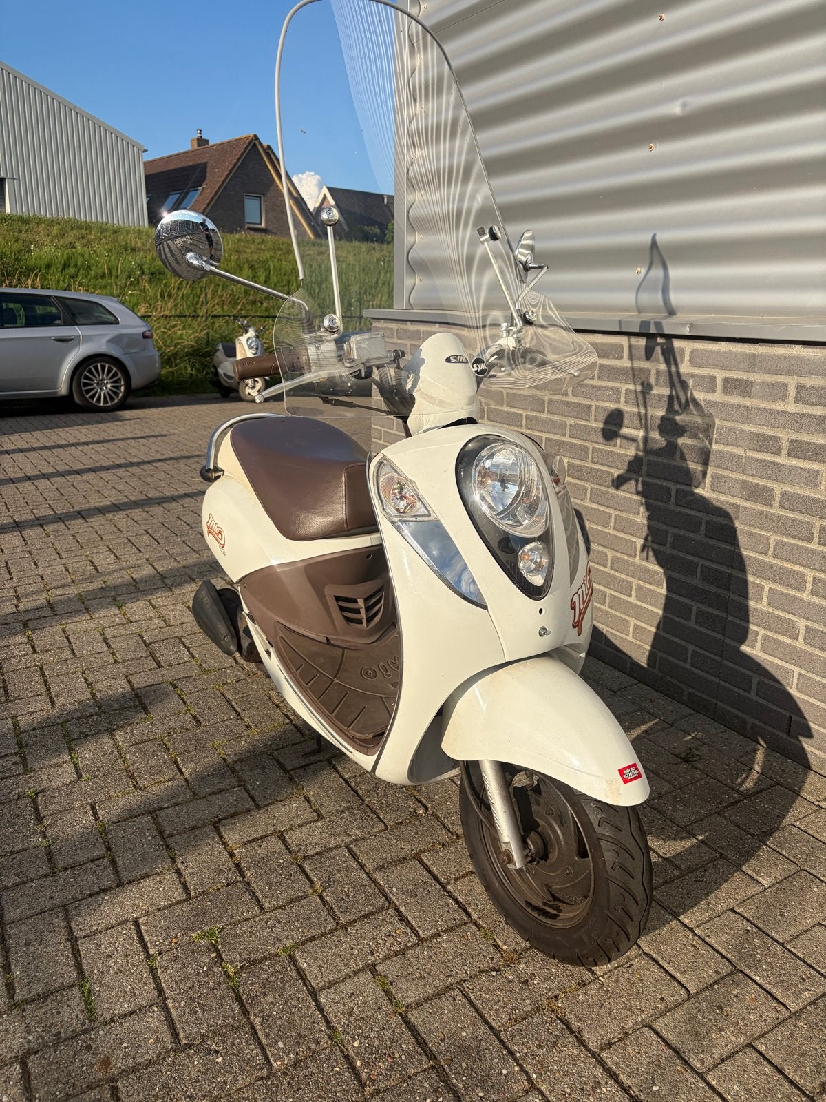Sym Mio 50 Snor Scooter - Wit/Bruin, Fietsen en Brommers, Scooters | SYM, Gebruikt, Benzine, Ophalen