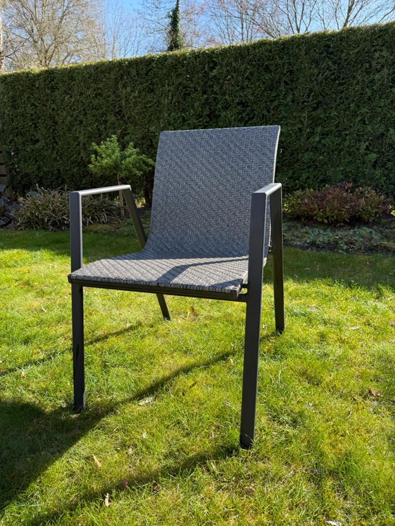 Stijlvolle tuinstoelen (4x) wicker zitting en metalen frame, Ophalen, Zo goed als nieuw, Wicker