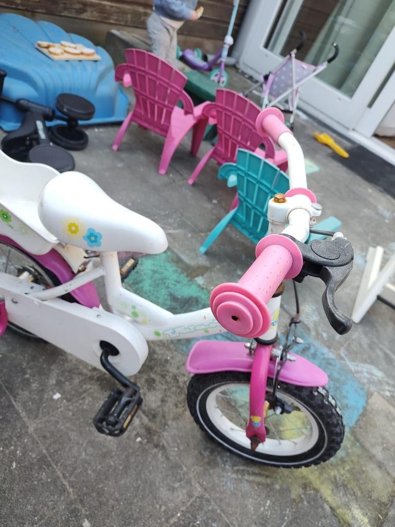 Volare kinderfiets roze en wit met poppenzitje 12 inch, Ophalen, Zijwieltjes, Gebruikt, Volare