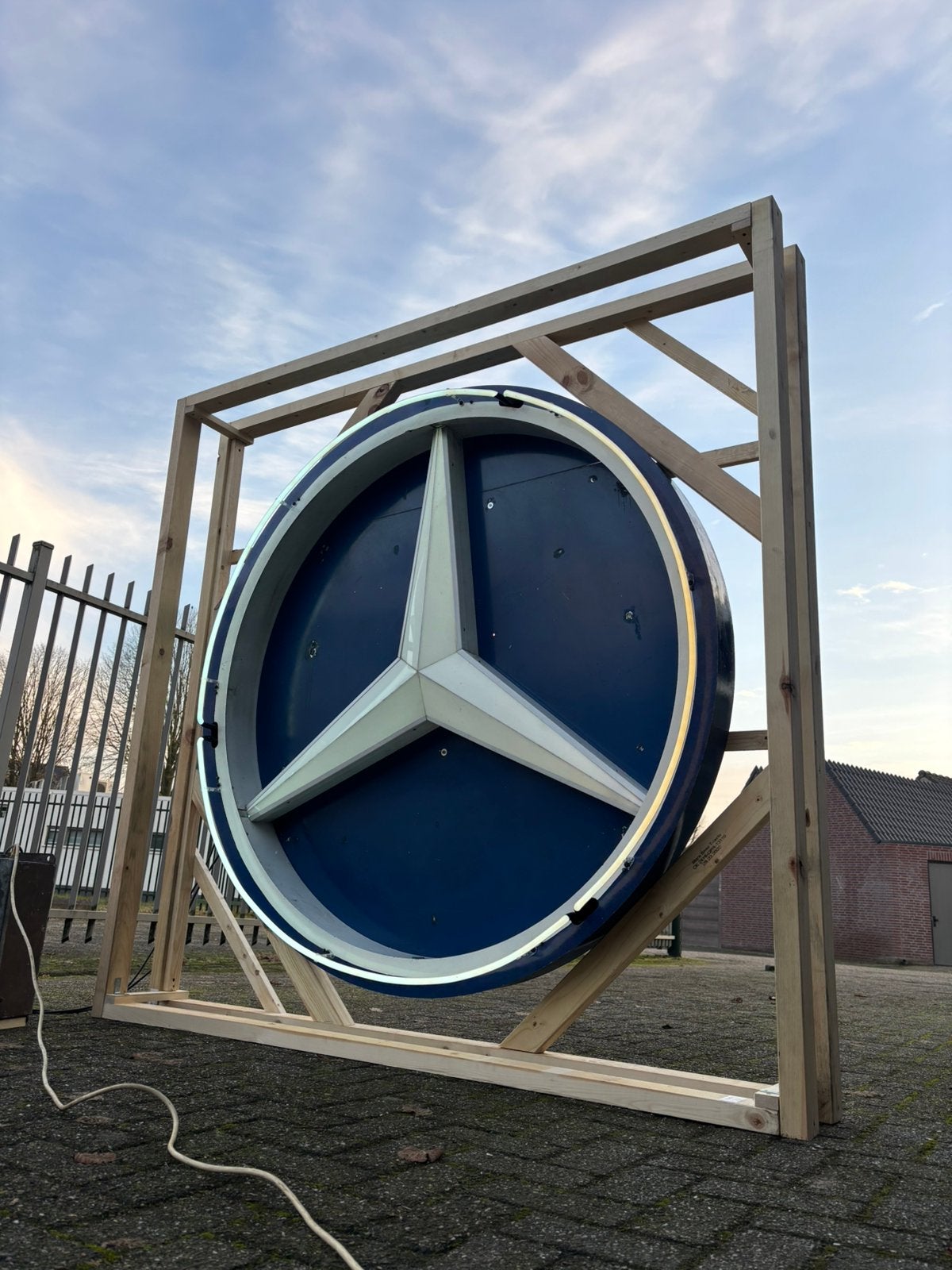 Mercedes dealer neon reclame 150cm - werkend, Ophalen, Zo goed als nieuw, Lichtbak of (neon) lamp